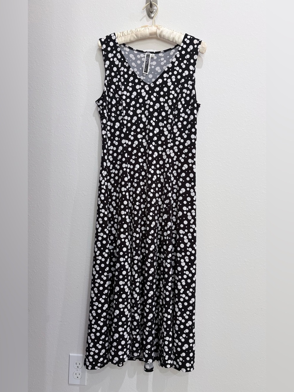Julian Taylor Black & White Cream Polka Dot Sleeveless V-Neck Maxi Dress, Med-8
